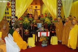 Hàng ngàn lượt người viếng lễ tang Trưởng lão Hòa thượng Thích Thanh Tứ